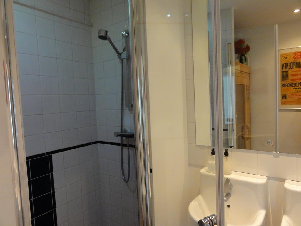Bed And Breakfast Amsterdam West Bilik gambar